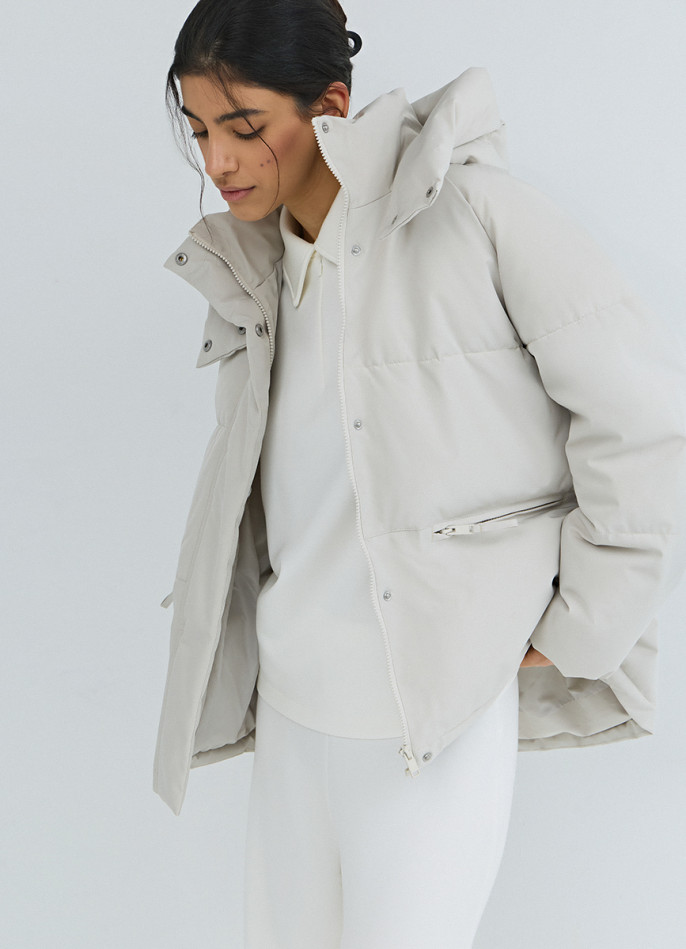 Утеплённая куртка с капюшоном