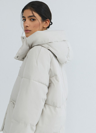 Утеплённая куртка с капюшоном