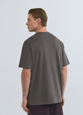 Футболка с текстовой вышивкой