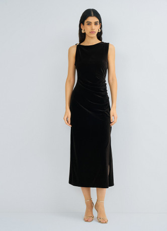 Бархатное платье с асимметричными лямками