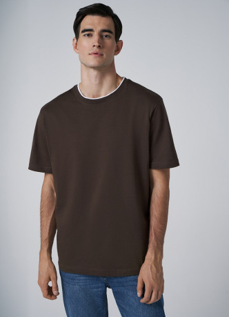 Футболка с контрастной отделкой