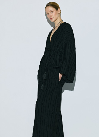 Укороченное кимоно с поясом из декоративной ткани