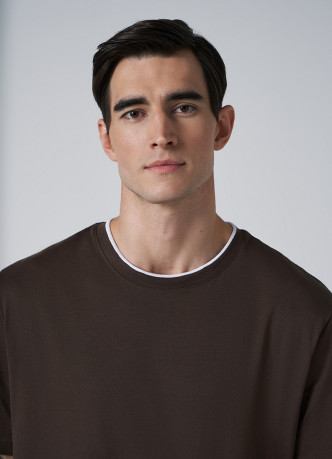 Футболка с контрастной отделкой