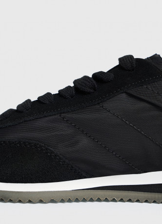 Кроссовки из натуральной замши