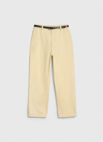 Чиносы с ремнём