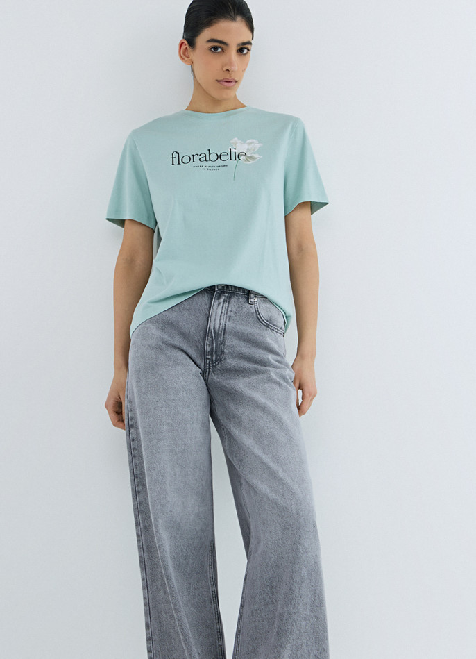 Футболка с цветочным принтом