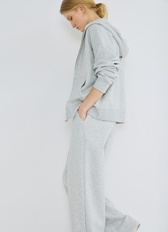 Широкие брюки с эластичным поясом