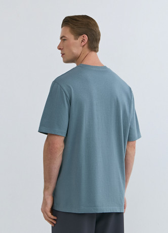 Футболка с текстовой вышивкой