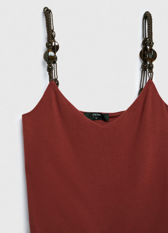 Трикотажный топ с бусами