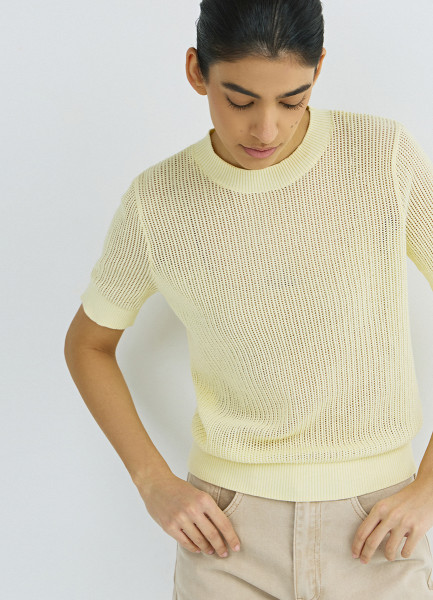 Ажурный джемпер с коротким рукавом Желтый 2599₽
