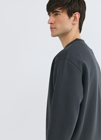 Базовый свитшот с принтом