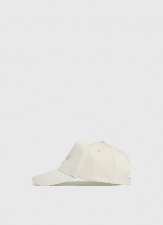 Джинсовая бейсболка с вышивкой