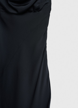 Платье миди с асимметричным вырезом