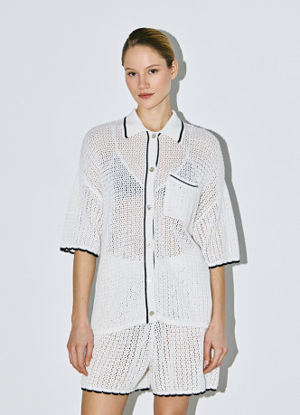 Блузка ажурной вязки с отложным воротником