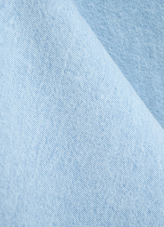 Тонкие джинсы на резинке со средней посадкой