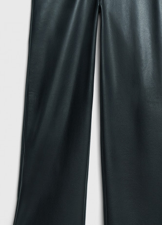 Прямые брюки из искусственной кожи