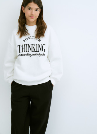 Свитшот с вышивкой для девочек