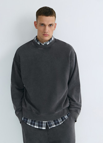 Свитшот с эффектом стирки