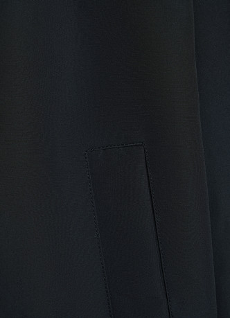 Утеплённый бомбер с отложным воротником