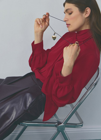 Блузка с шарфом