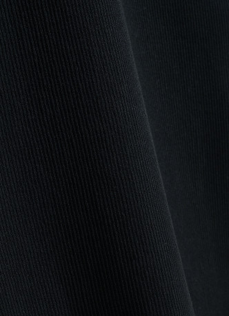 Вязаное платье в рубчик с горловиной-стойкой