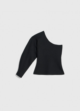 Джемпер с асимметричным вырезом