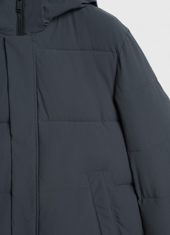 Утеплённая куртка с капюшоном