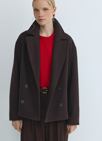 Короткое двубортное пальто