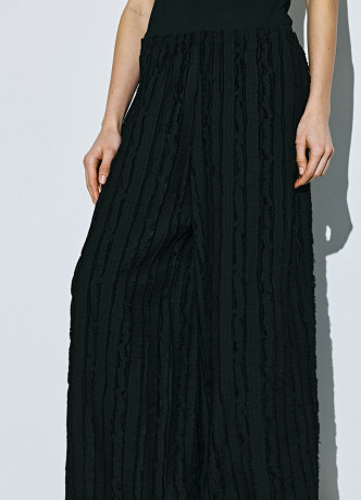 Широкие брюки на эластичном поясе