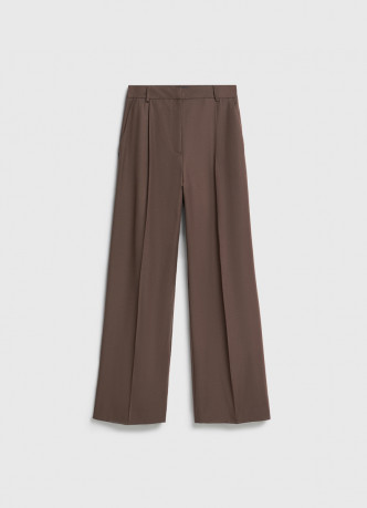 Широкие брюки со складками