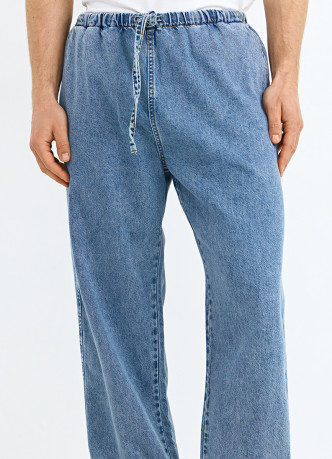 Свободные джинсы