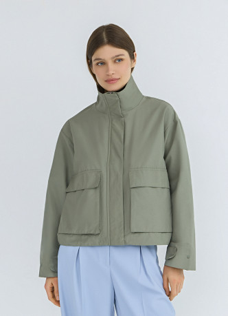 Лёгкая куртка с воротником-стойкой