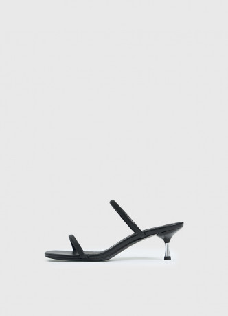 Босоножки на каблуке