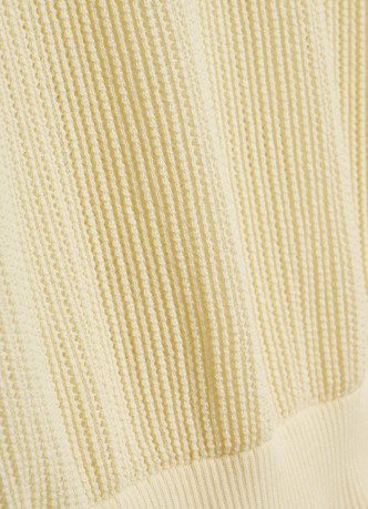 Ажурный джемпер с коротким рукавом