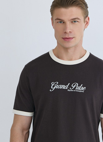 Футболка с текстовым принтом