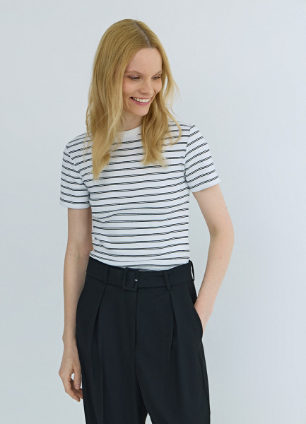 Футболка в рубчик Белый 999₽