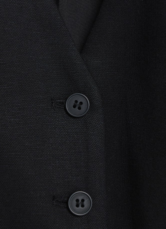 Жилет на пуговицах