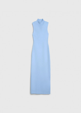 Вязаное платье в рубчик с воротником-стойкой