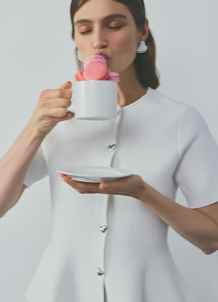 Кардиган с баской и фигурными пуговицами Белый 3999₽