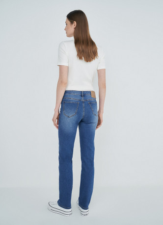 Базовые джинсы Straight Fit