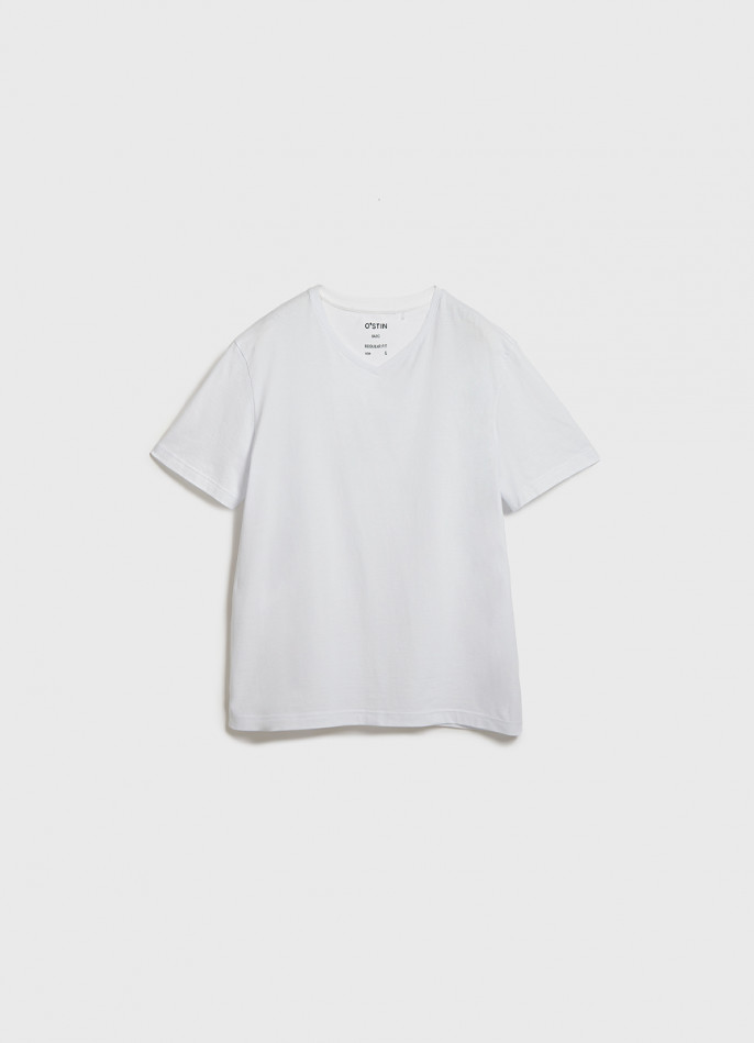 Футболка с V-образным вырезом