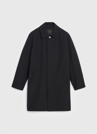 Плащ на пуговицах