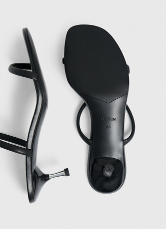 Босоножки на каблуке