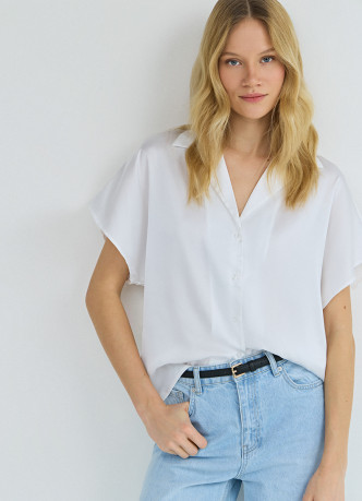 Сатиновая блузка с коротким рукавом