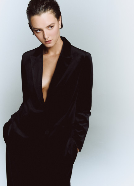 

Бархатный жакет, Черный