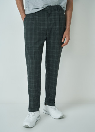 Брюки с защипами