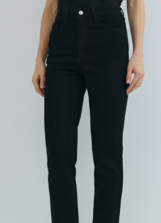 Узкие джинсы с высокой посадкой