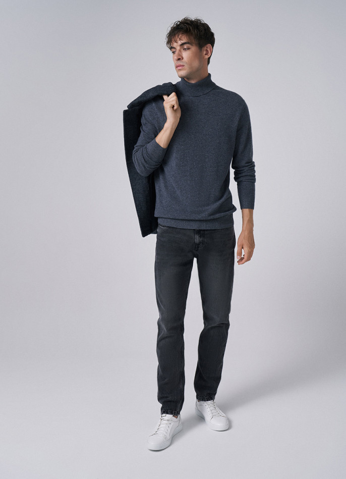 Зауженные джинсы в стиле 90-х