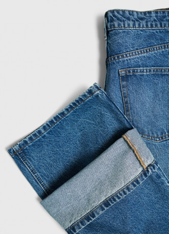 Джинсы со средней посадкой