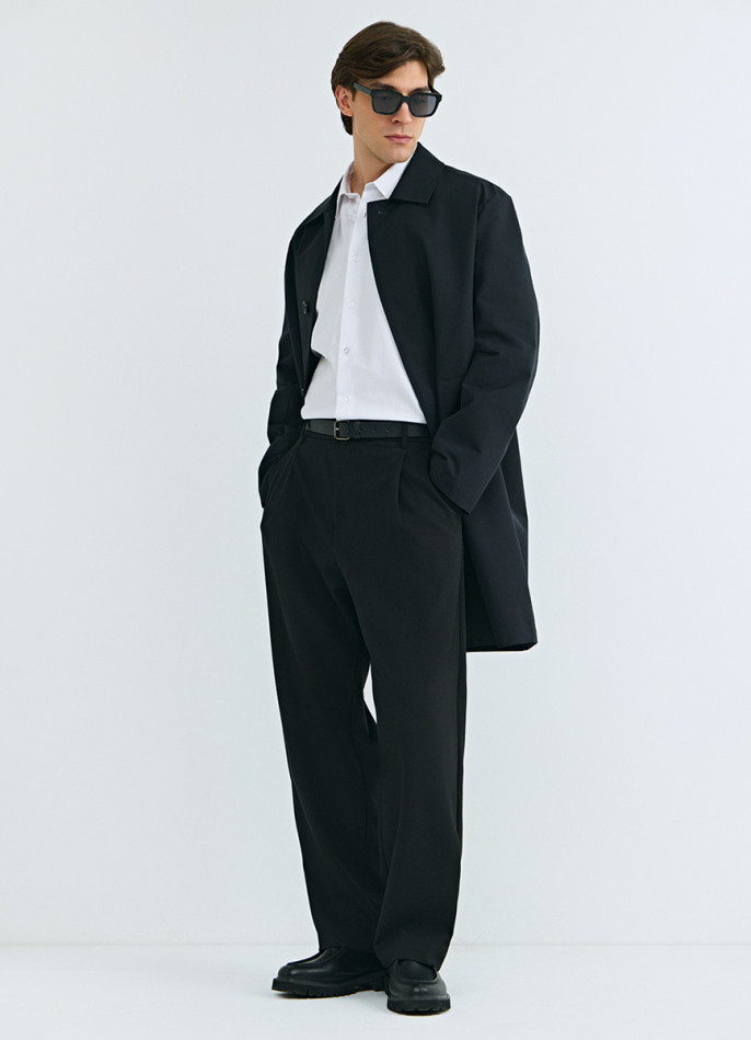 Плащ на пуговицах